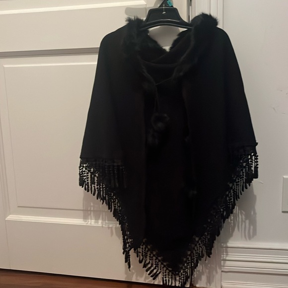 Cape - Picture 1 of 1